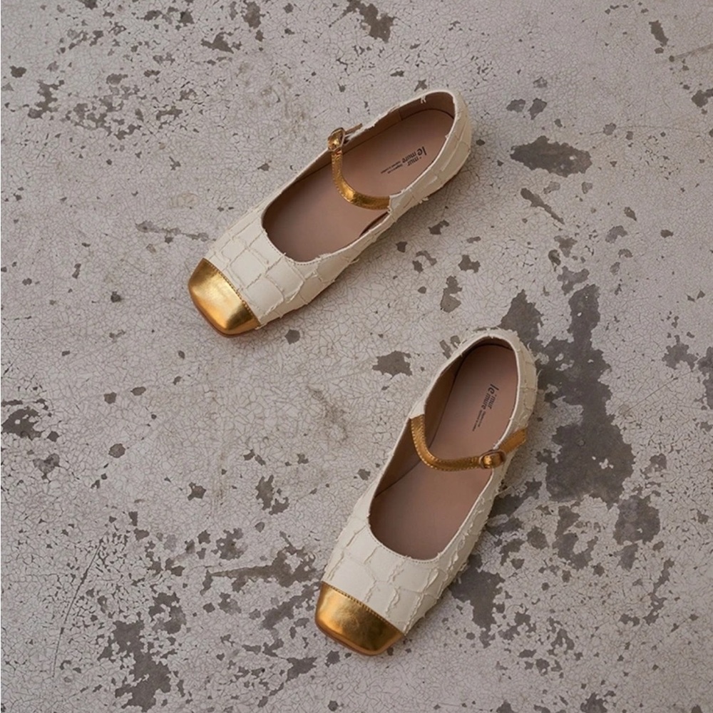 Le Murmure Italian Handcrafted Leather Two-Tone 'Egyptian Gold' Mary Janes